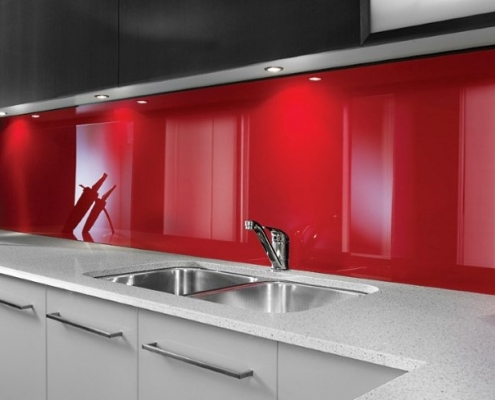 Küchenrückwand aus Sicherheitsglas rot